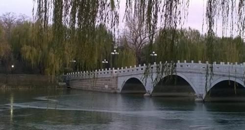  #明年#小寒将至，“小寒不冷大寒冷，大寒不冷倒春寒”，明年有