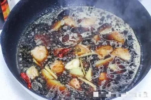 「春天」春天就别吃白菜了,它的维生素比白菜高3倍,只要一块多钱一斤!