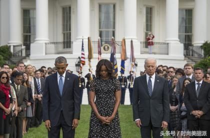梅拉尼娅穿海军蓝陪川普纪念911，奥巴马妻子却这样穿!差距太大