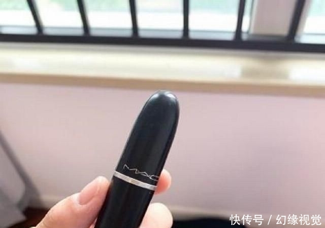 「浓郁」这5款浓郁的巧克力色口红,颜色显白又有气质,让人超心动!
