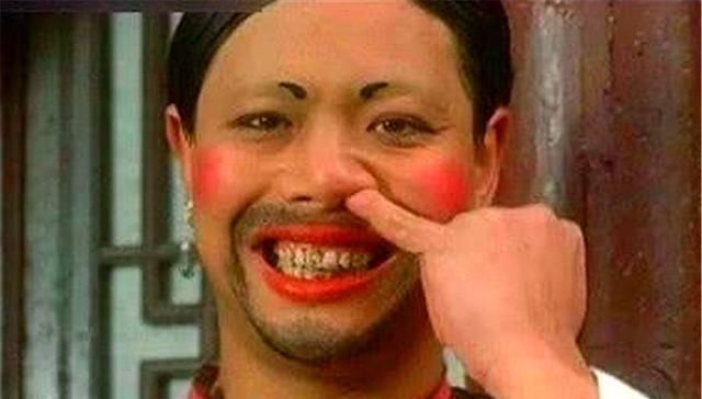  『为香港最丑』周星驰最丑配角，妻子挥霍过亿身家后离去，如今生活让人羡慕