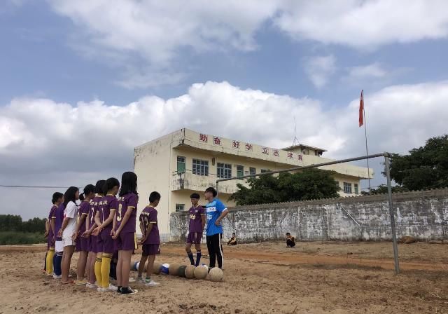  「杂货铺」人物|追光者——小罗的答案