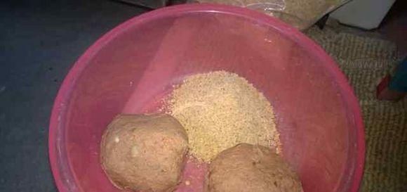  [混合]把这两样东西混合一起，不是为了做饭，用它钓鱼才会有“惊喜”！