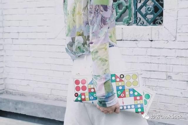 比事业线更诱人的只有高跟鞋，你知道高跟鞋让人浮想联翩的秘密吗