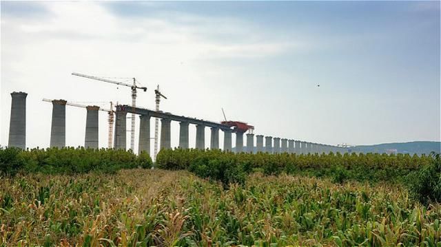 我国最长的铁路即将建成，耗资1900多亿，预计在2019年全面开通