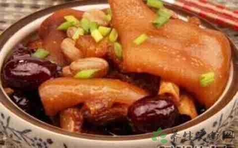 秋季皮肤干燥长痘怎么办