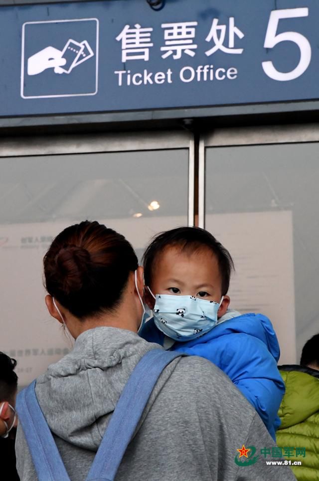 北高速收费站@江城?重启丨解放军报记者全景记录武汉“解封”