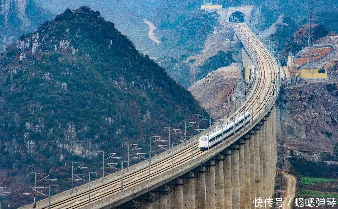我国西部正打造的一条高铁大动脉，时速350公里，对接2大省会