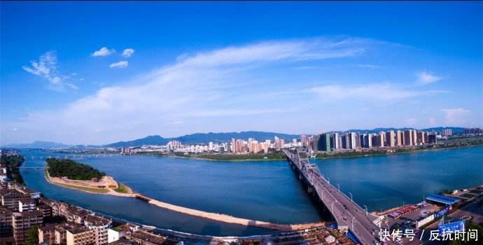 中国又诞生一座“空城”，当地人很多选择离开家乡，导致大量房子