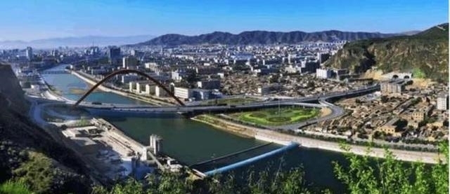  「一条」中国又一条时速350km高铁即将建成，河北这个小城市成最