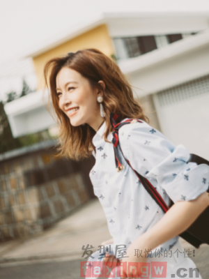 夏季街头风女生休闲及肩发 一起流浪去寻找心中的橄榄树