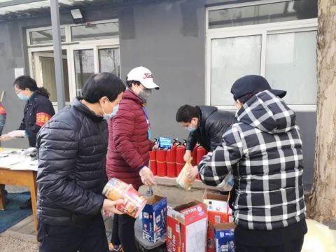  『配合社区』丰台南苑乡在职党员当好“守门员” 共筑联防联控战“疫”网