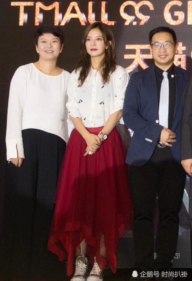 陈乔恩到底胖了多少？穿赵薇同款纱裙，39岁的她让人认不出