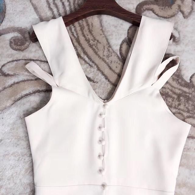 2018新款吊带抹胸压褶礼服裙，上身浪漫性感，优雅大气名媛范十足