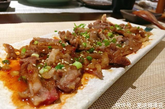 『三文鱼』简单的日式料理店,人均40吃到肚子圆滚滚,上班族可以经常来吃!