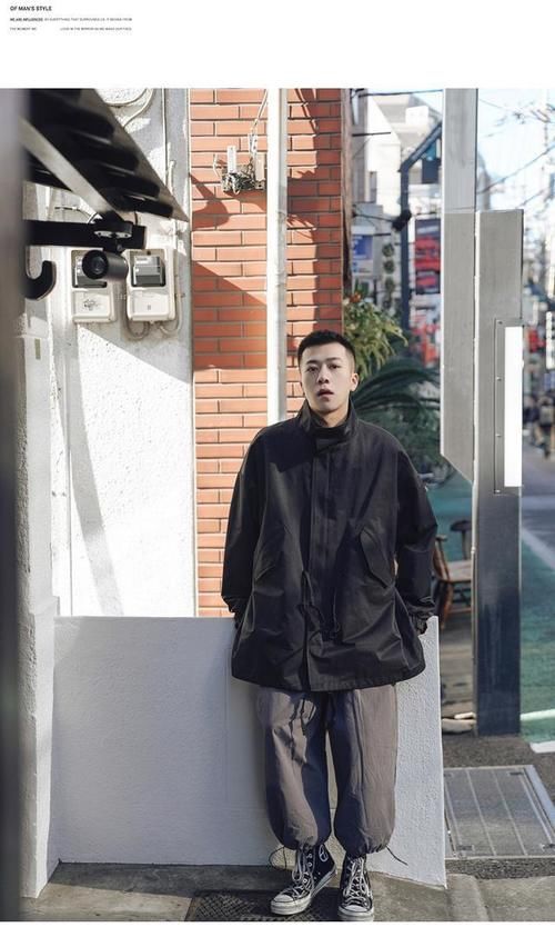 『颜色搭配』经典黑白灰穿搭,做个帅气的酷男孩
