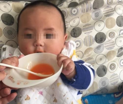  [提前]孩子什么时候添加辅食？母乳不足可以提前吗？看完文章你就知道了