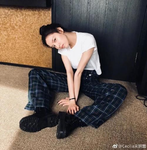  [来自]格纹，一个来自春天的吻