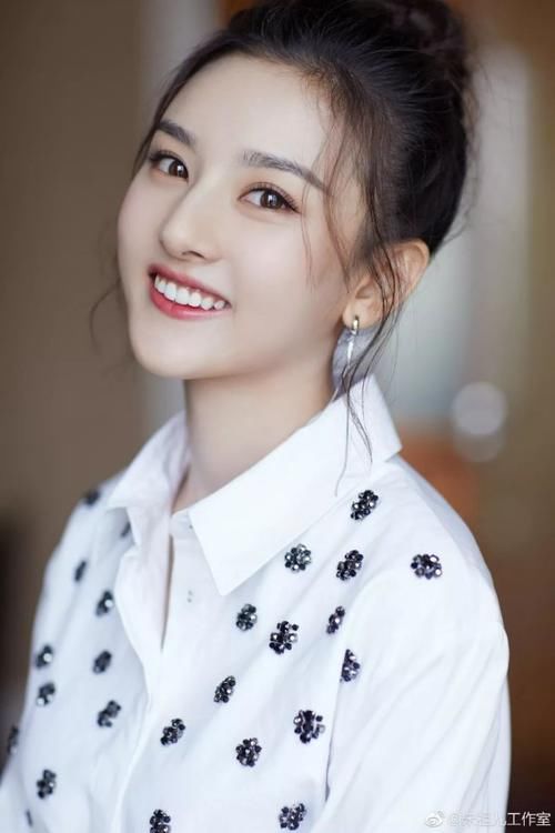 ⊙ 清爽又好看！倪妮娜扎刘亦菲夏天都在梳这个发型！