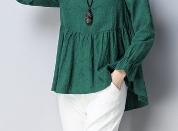 女人就算再没钱，也别错过这娃娃衫，特适合70后女人，遮肚显瘦