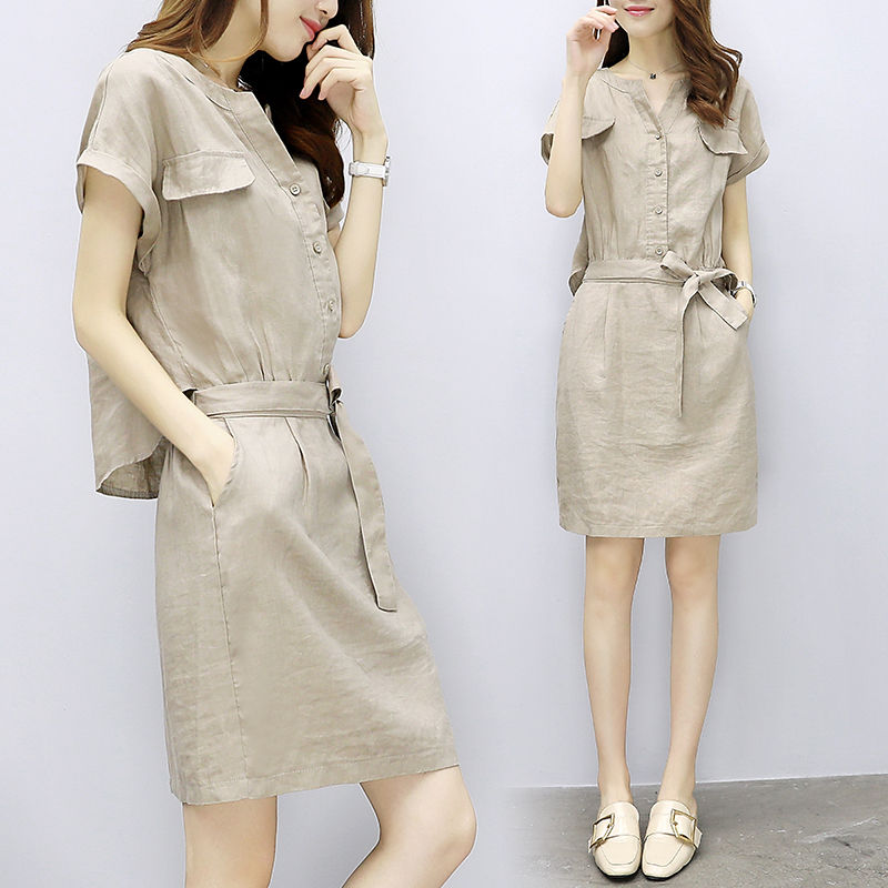 “冷淡风”裙子红得发紫，30-50岁女人穿特美，甜美显白嫩