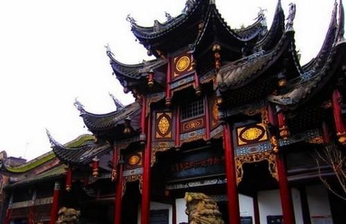 我国一座面积小的城市，声名远扬被誉“南国灯城”，是你的家乡吗