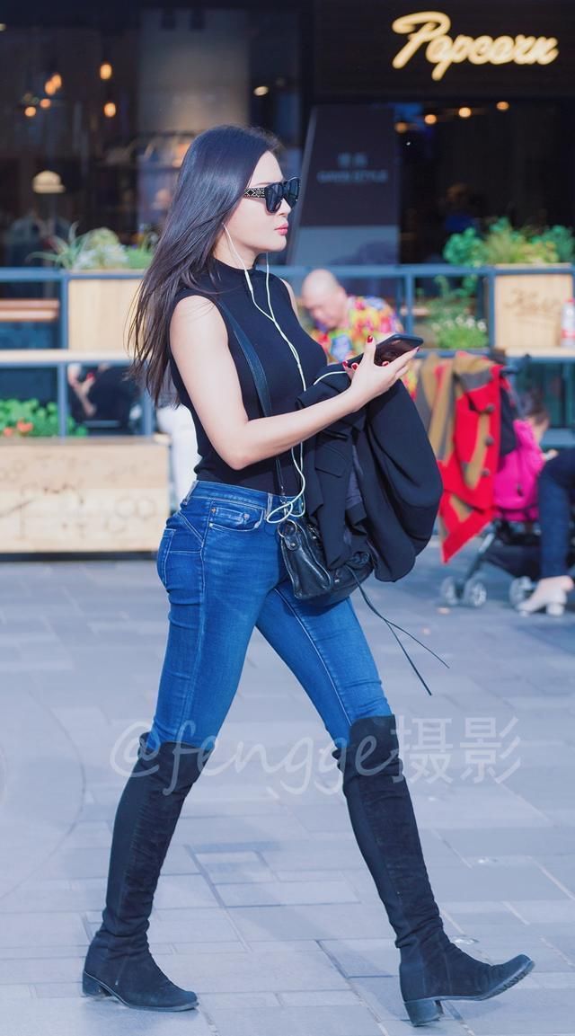 美女小姐姐清新秀丽韵味十足，让人眼前一亮!