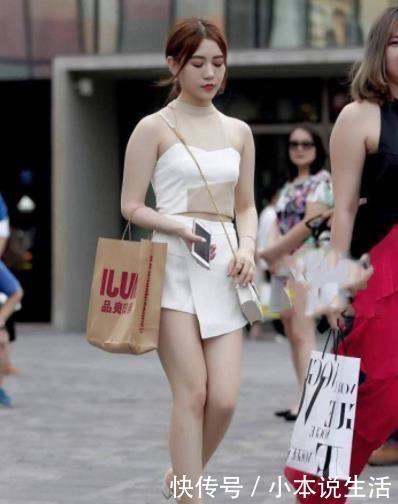 『摄影』时尚摄影,不细看,还以为辣妈穿的是抹胸装呢