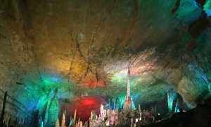 【黄龙洞】绝世奇观黄龙洞,震撼大自然的鬼斧神工,洞里定海神针价值一个亿