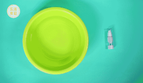 洗头时放2粒这个，头发乌黑不出油，再也不用去洗发店!