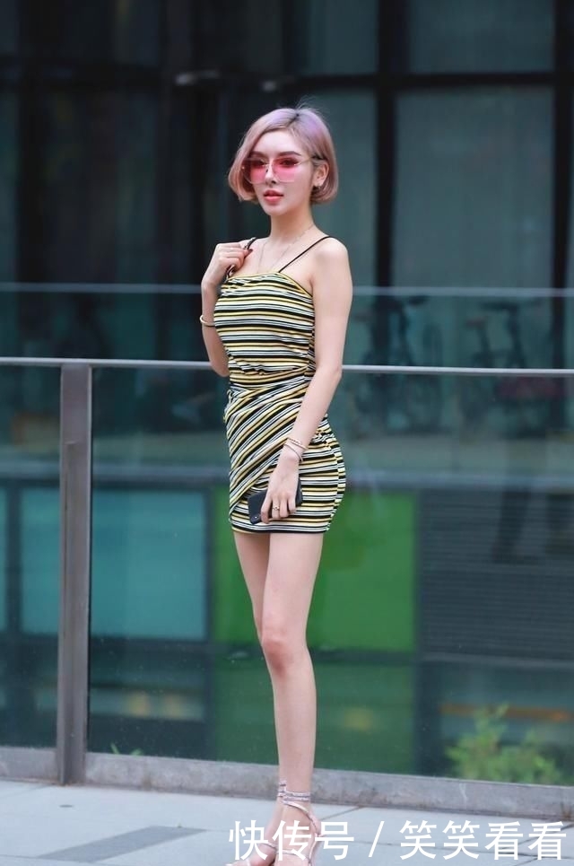 「漂亮」街拍:九位气质、身材、品味都不错的姑娘,很难选出谁最漂亮?