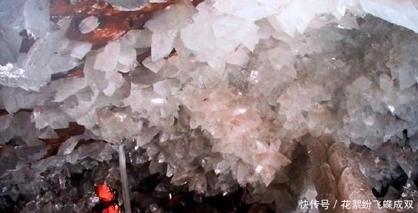 长达11米的水晶有多壮观，这个矿洞里面充满危险，有人就想就去看