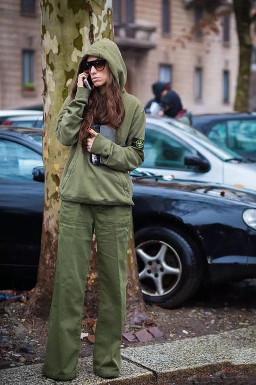  春天@春天不知道穿啥 这里有20种卫衣的搭配