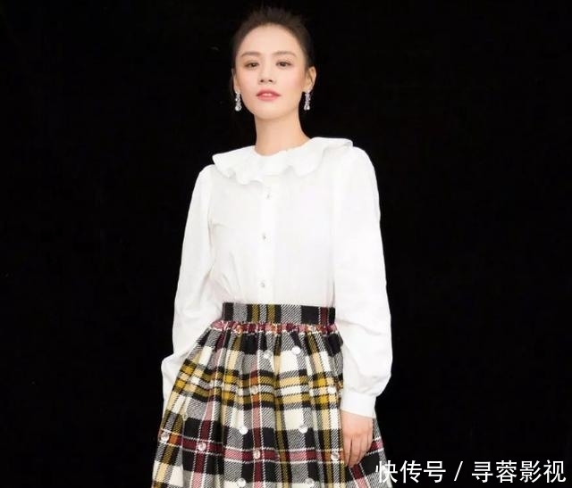  『元素』流行穿搭：今年春夏“格纹元素”火了，快来看看怎么搭配吧！