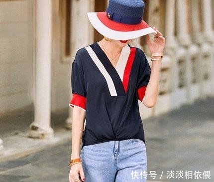  #女人#35-47岁女人得穿年轻点，试试这3种女装，除了百搭还时尚