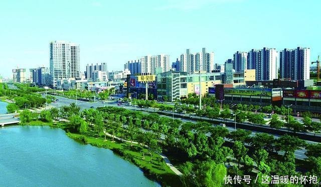 中国最“牛”县城，不仅有高铁地铁还有古镇，比很多二线城市富裕