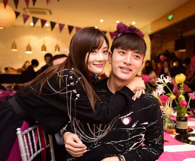 李小璐晒照表态度!一张照片破谣言,真实婚姻状态暴露无遗