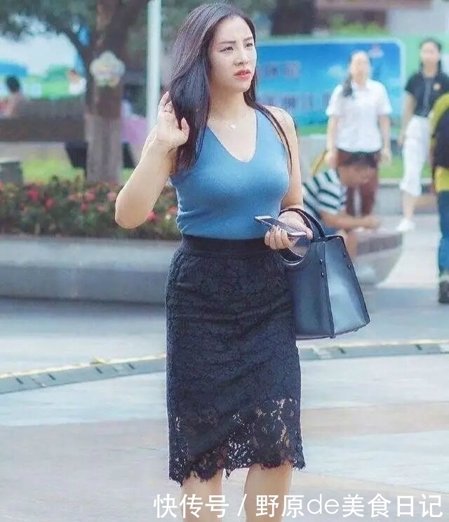  [女士]不要小瞧微胖女士，线条好穿直筒裙一样上镜