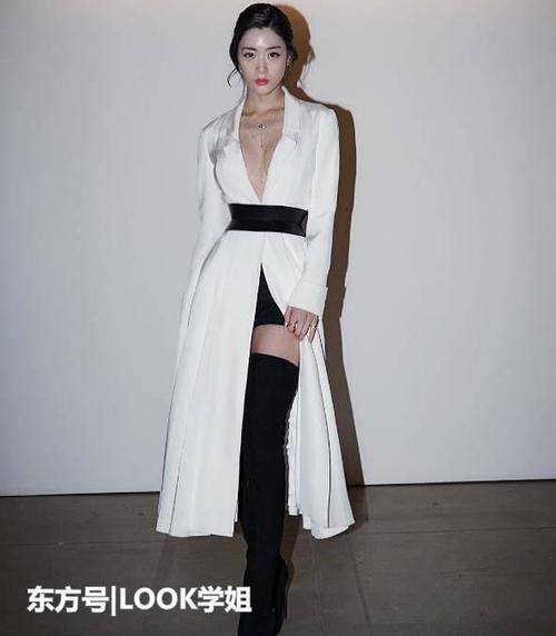 亚洲第一美真敢穿，深V装惊艳全场，网友：胸部以下全是腿