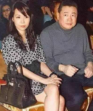  【真的】她真的亏了这么多钱？