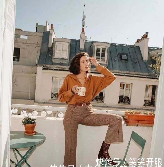  [短靴]“打底裤”已经失宠，春天“裤子+短靴”正当红，时髦精们都在穿