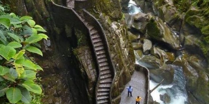 世界上最“腿软”的景区，恐高症的游客望而兴叹