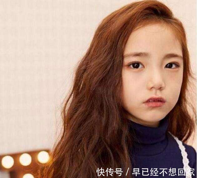 她6岁开始化妆, 导致骨骼停止生长, 身高停留在12岁, 代价太大了