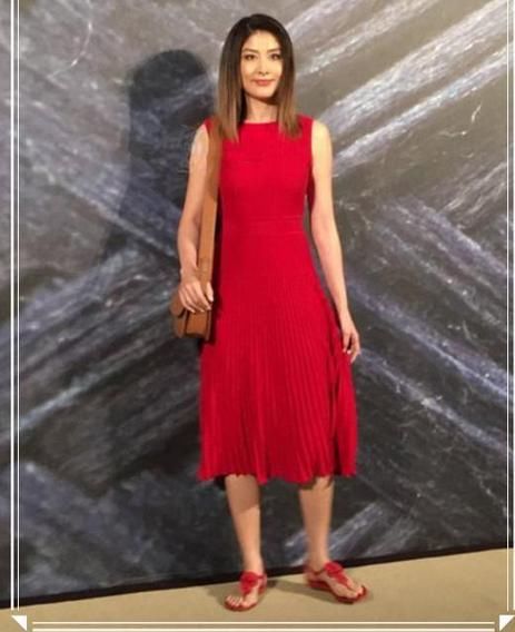 45岁的陈慧琳击倒35岁的韩雪，气质没落后，但最终会变成她的发型