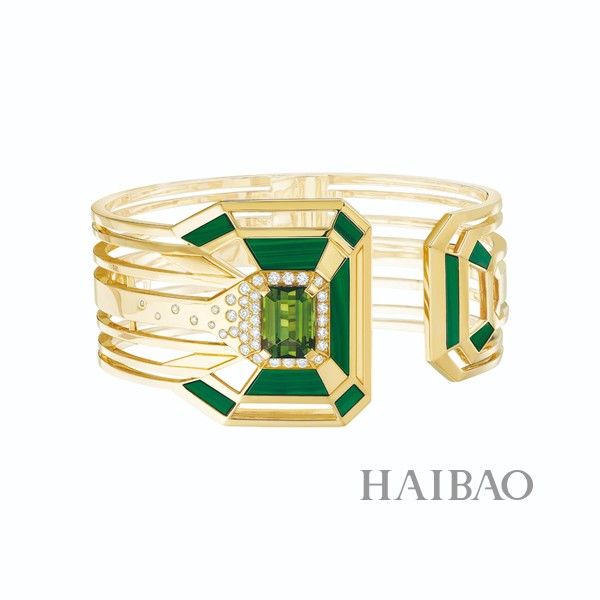 周迅被戏称为＂从十岁起就开始抽烟的如懿＂?但再出戏的大烟嗓也