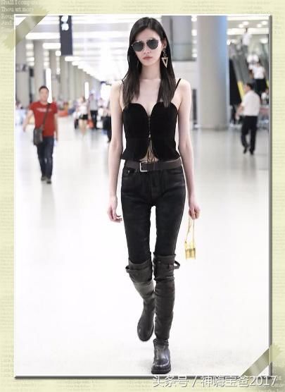 奚梦瑶穿着打扮越来越夸张，网友：下半身都快闷坏了