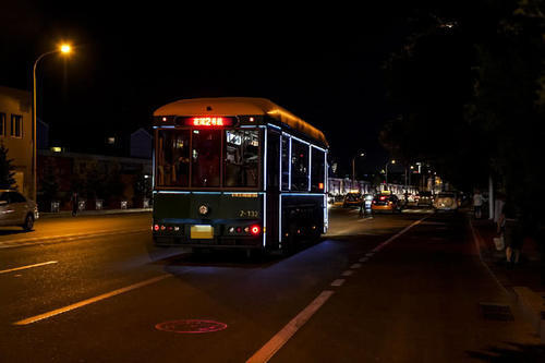 我国一个夜生活很丰富的大都市：人口超千万却没机场！你知道吗？