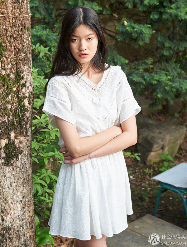 只穿一件衣服也能时髦!懒女孩的夏天这么过!