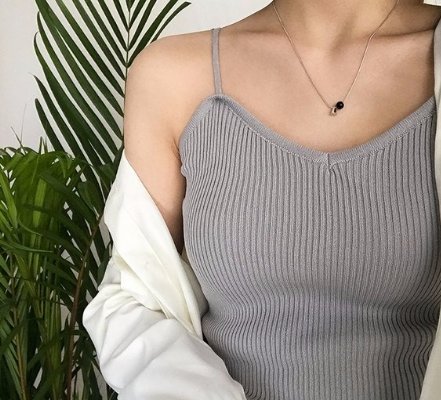 新来的美女同事换上这样的小背心，真的美呆，回去也给老婆买几件