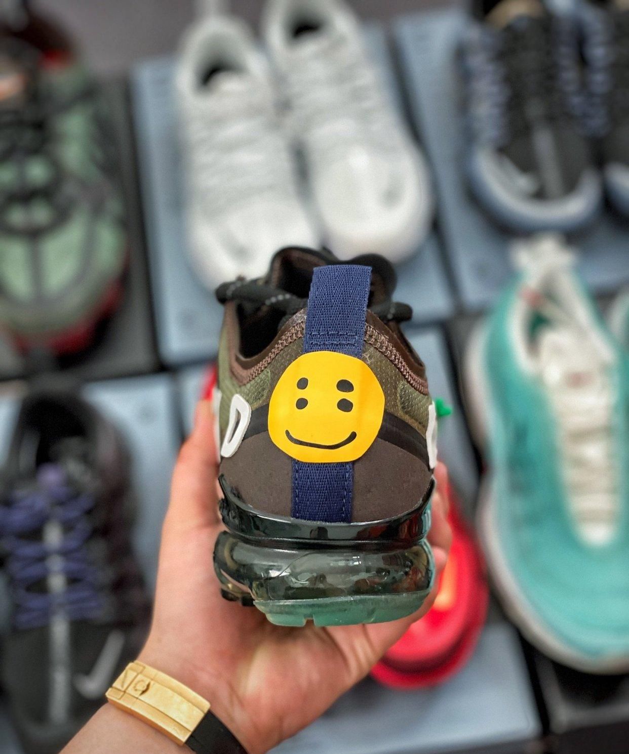  『爷爷』爷爷都在穿的耐克鞋，Air VaporMax 19霓虹灯笑脸大气垫跑鞋！